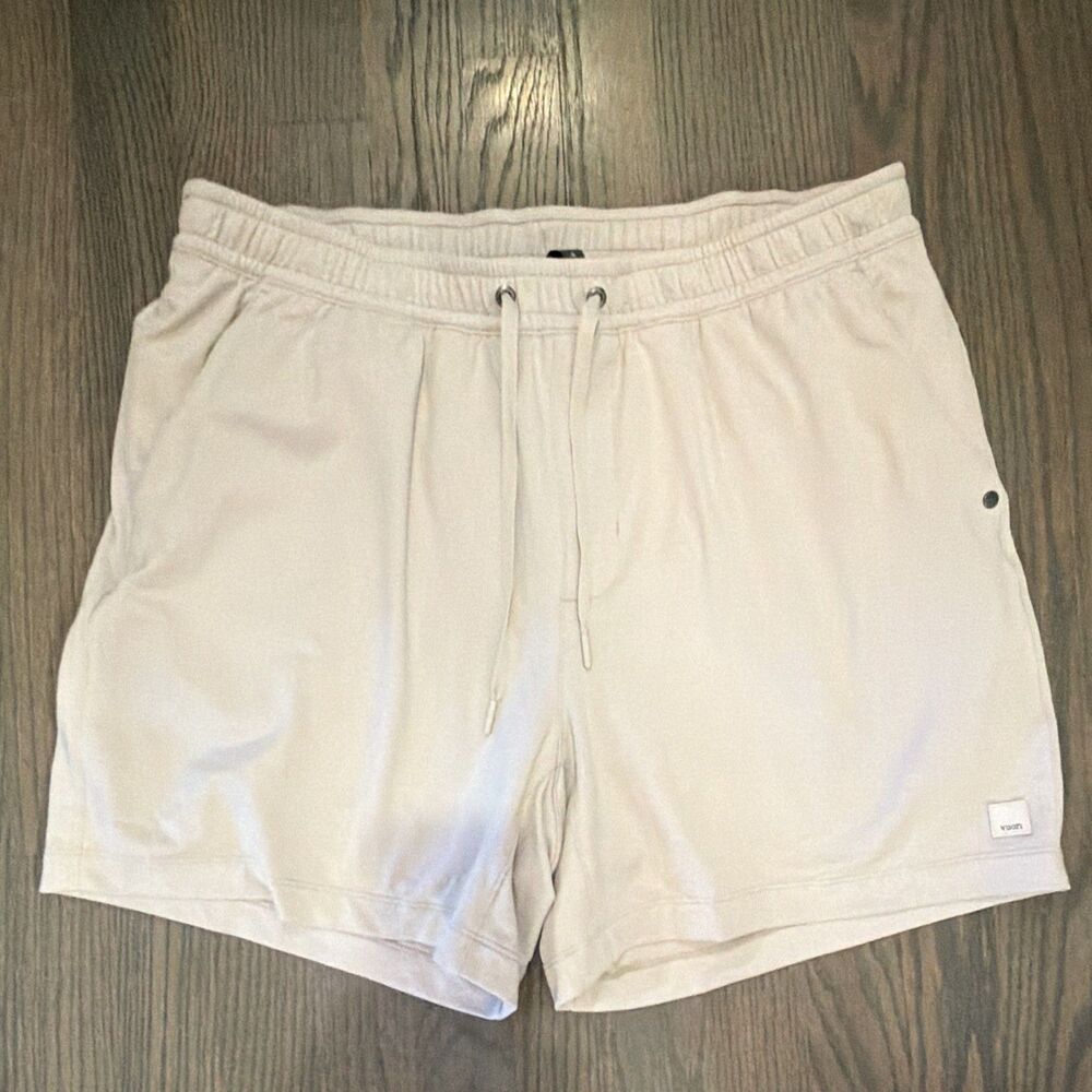 VUORI Ponto ReACTIV Short Lined 5" Suede Light Grey Beige Men's Large V3034 NWT